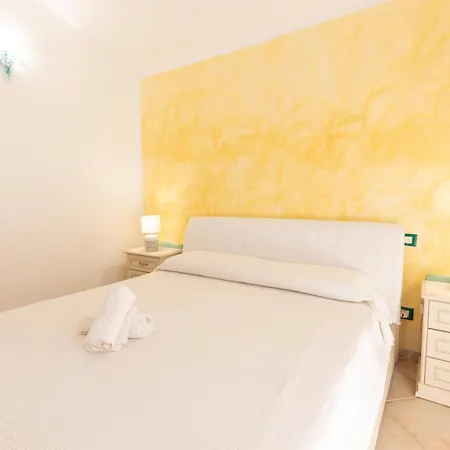 Charming With Two Beds -2 Minutes To The Beach- Guest house Olbia