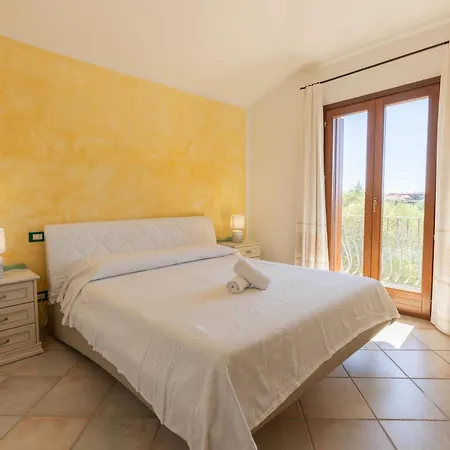 Charming With Two Beds -2 Minutes To The Beach- Guest house Olbia